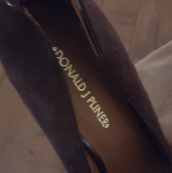 Donald J. Pilner -‎ Brown Suede & Reptile Heels - Picture 5 of 5